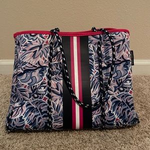 Simply Southern, Neoprene Large Purse, Color: Leaf